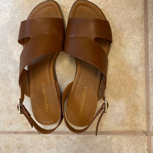 Sandal - Picture 1 of 5